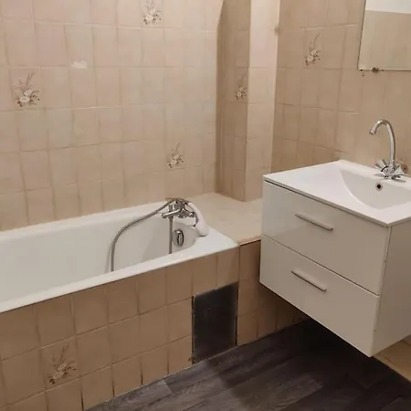 Spacieux Proche Centre - Ancien Ny